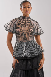 DOLL FACE SHORT SLEEVE STRUCTURED BLOUSE