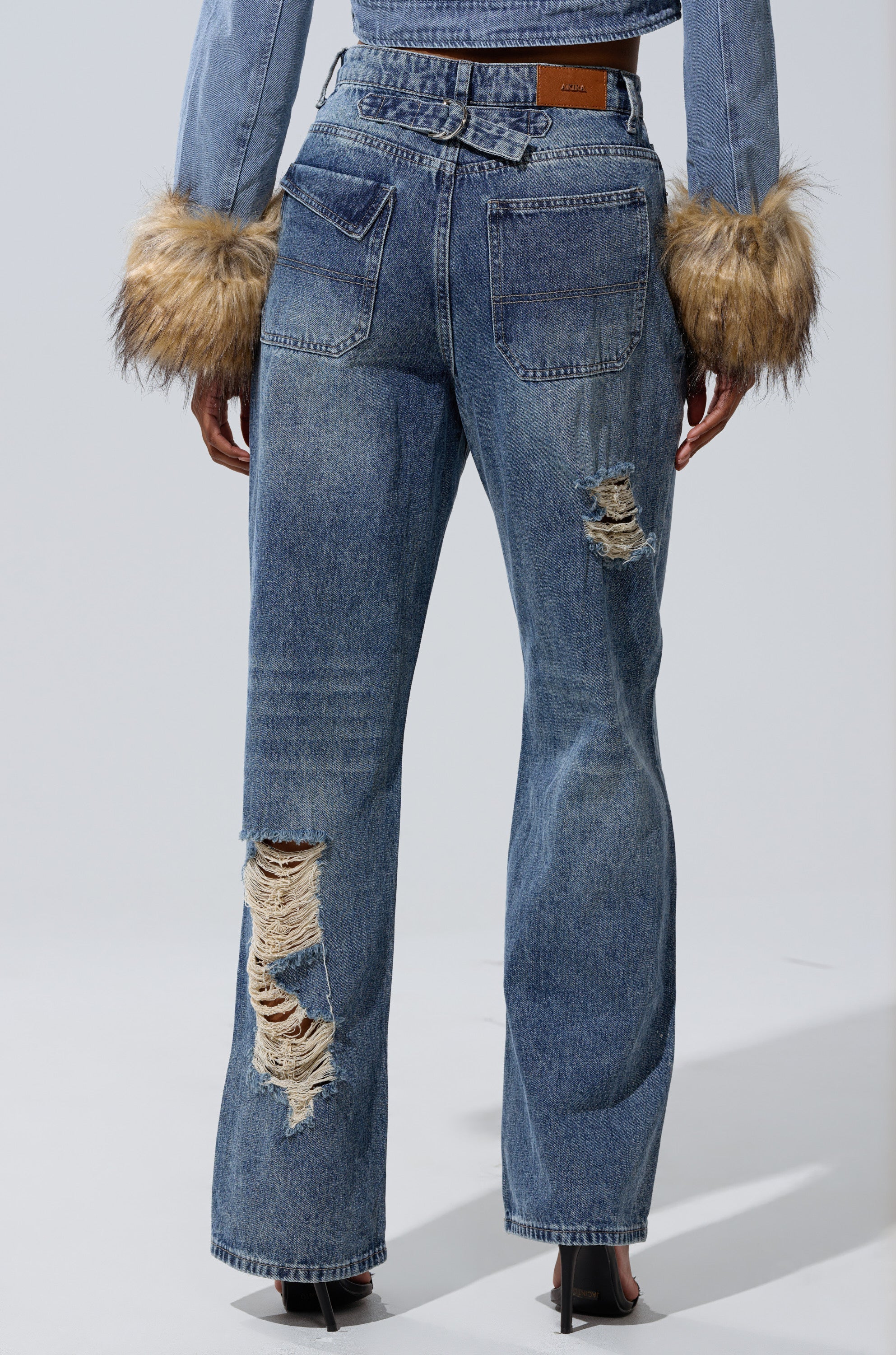 EASILY DISTRESSED DENIM