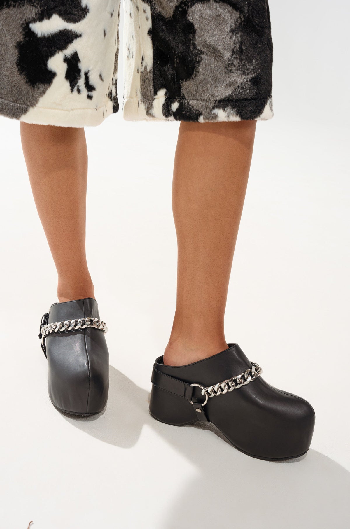 AZALEA WANG RILLMEY BLACK FLAT CLOG WITH METAL DETAIL