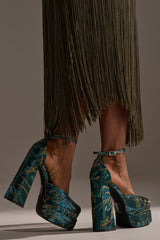 AZALEA WANG ZIPPHORA BLUE BROCADE CHUNKY PUMP